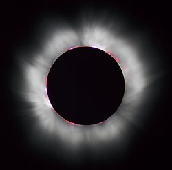 250px-Solar_eclips_1999_4_NR.jpg