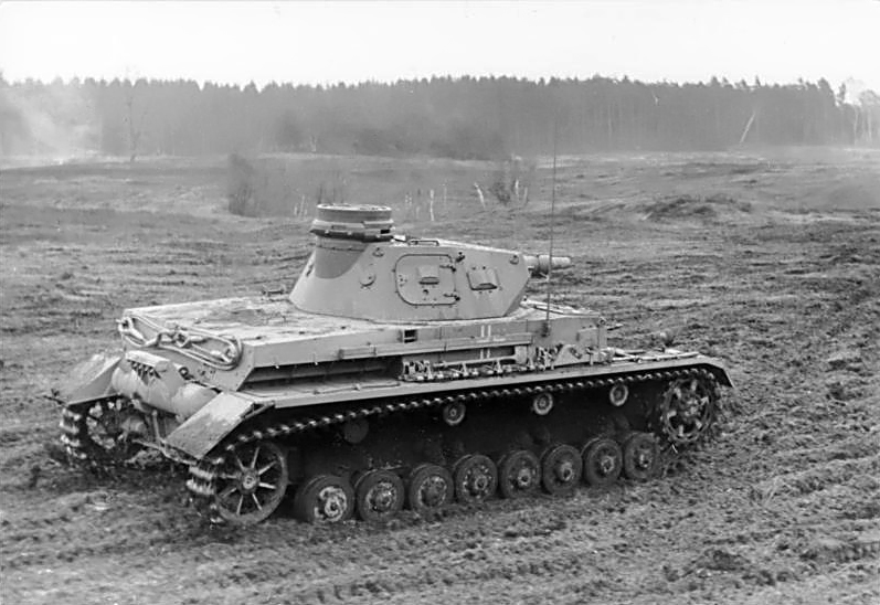 ملف:Bundesarchiv Bild 101I-124-0211-18, Im Westen, Panzer IV.jpg