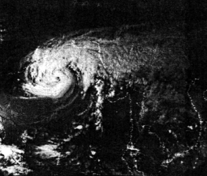 ملف:November 1970 Bhola Cyclone Repair.jpg