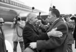 وزير الخارجية السوفيتي أندريه غروميكو يستقبل نظيره المصري اسماعيل فهمي في زيارة رسمية وودية قام بها الوزير المصري إلى موسكو 19 أبريل 1975.