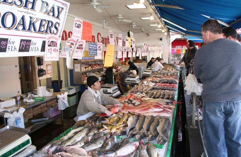 ملف:Wash fish market.jpg