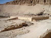 Mentuhotep-Tempel 01.JPG