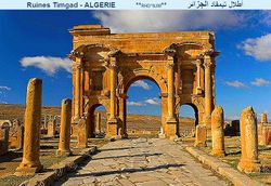Roman Arch of Trajan at Thamugadi (Timgad), Algeria 04966r.jpg