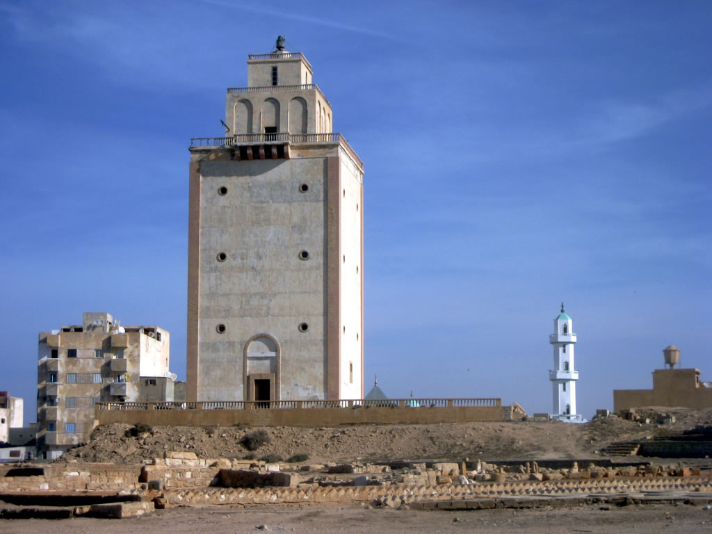 Italian_Lighthouse%2C_Benghazi_(5283376618).jpg