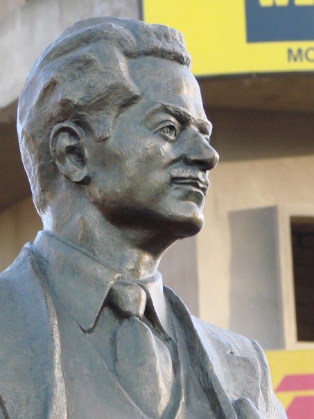 حسن كامل الصباح Hassan Kamel Al Sabbah المعرفة