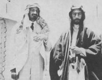 فلسطين - اتفاقية فيصل بن الحسين مع وايزمن لإقامة وطن قومي لليهود في فلسطين Weizmann_and_feisal_1918