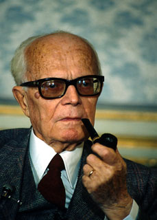 ملف:Pertini ritratto.jpg