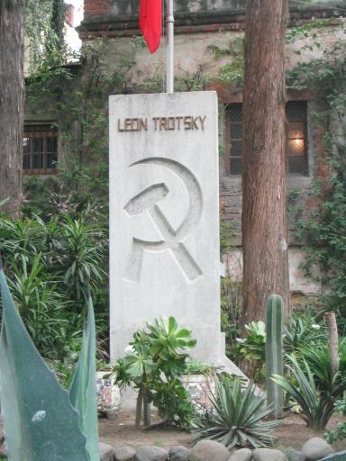 ملف:Trotsky grave.jpg