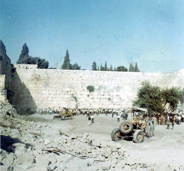 ملف:Kotel 1967.jpg