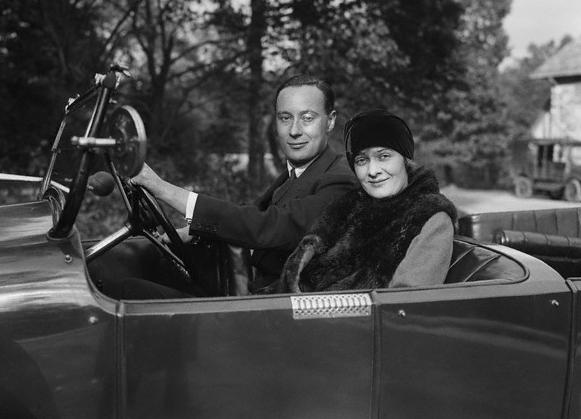 ملف:Joseph Van der Elst and Allison Campbell-Roebling.jpg