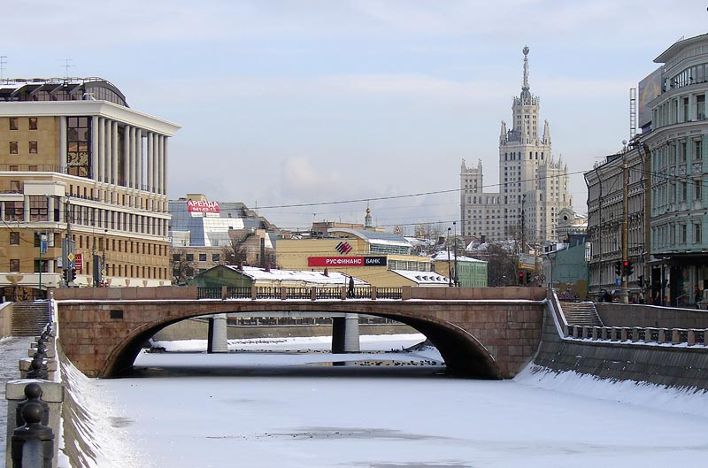 ملف:Wiki m moskvoretsky bridge.jpg