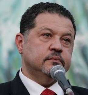 ياسر عباس.jpg