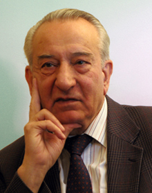 Akbar Etemad.jpg