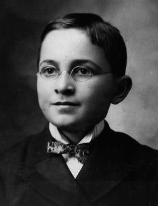 ملف:Harry ca. 1897.jpg
