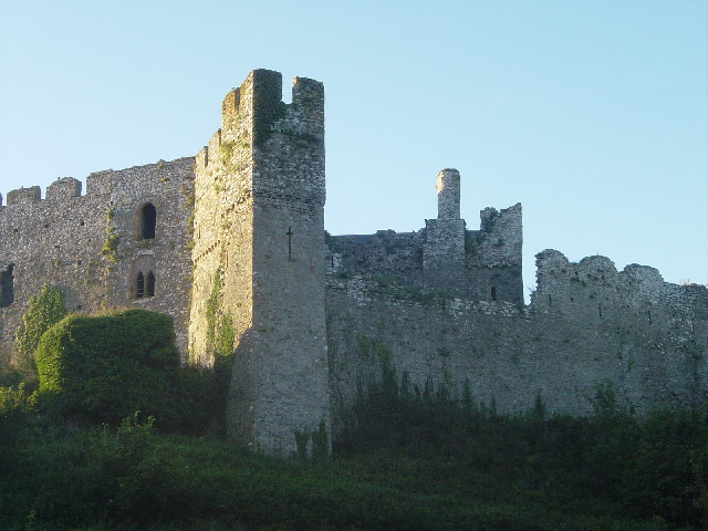 ملف:Manorbier Castle2.jpg