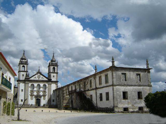 ملف:Mosteiro rendufe.jpg