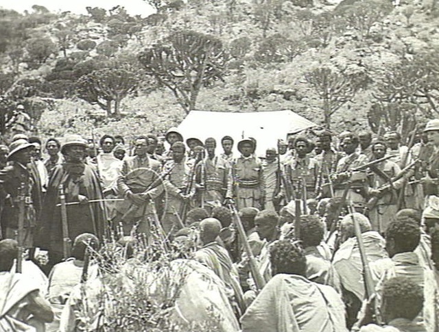 ملف:Seyoum Mengesha addressing his troops.jpg