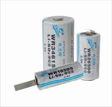 ملف:Lithium Sulfur Dioxide Batteries.jpg