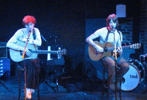 ملف:Kings of Convenience-live2.jpg