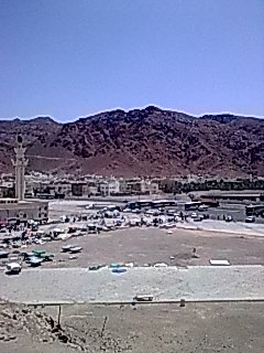 ملف:Uhud mountain.jpg