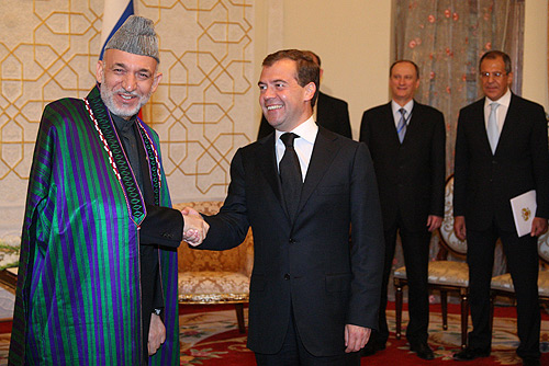 ملف:Dmitry Medvedev with Hamid Karzai.jpg