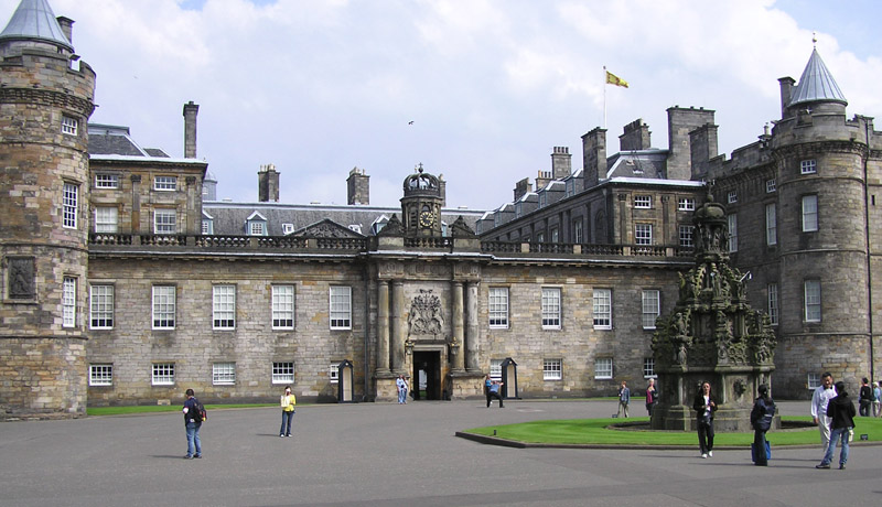 ملف:Wfm holyrood palace.jpg