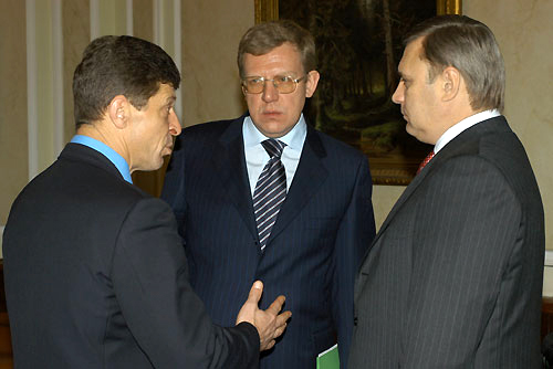 ملف:Kozak, Kudrin and Kasyanov in 2003.jpg