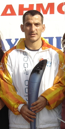 ملف:Piros dimas in dion.jpg