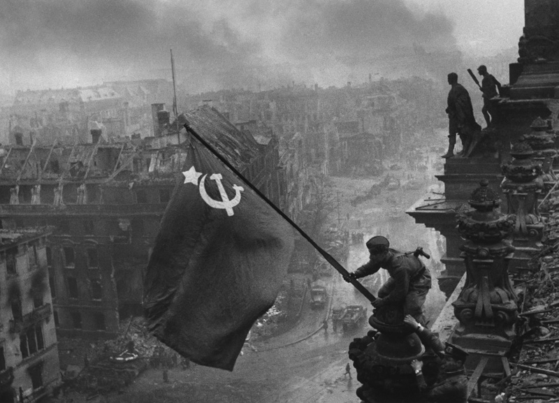 ملف:Reichstag flag original.jpg