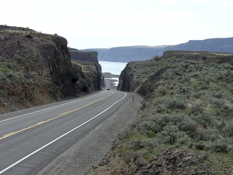 ملف:Road cut.jpg