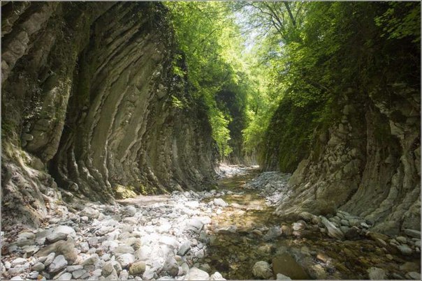 ملف:Ущелье Мамедова Щель.jpg