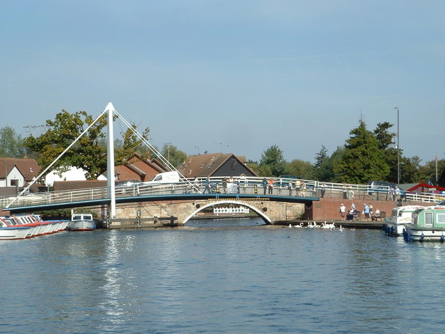 ملف:Wroxham Bridge - geograph.org.uk - 358038.jpg