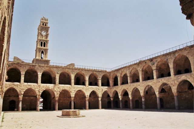 ملف:Akko-13-The Khan al-Umdan.jpg