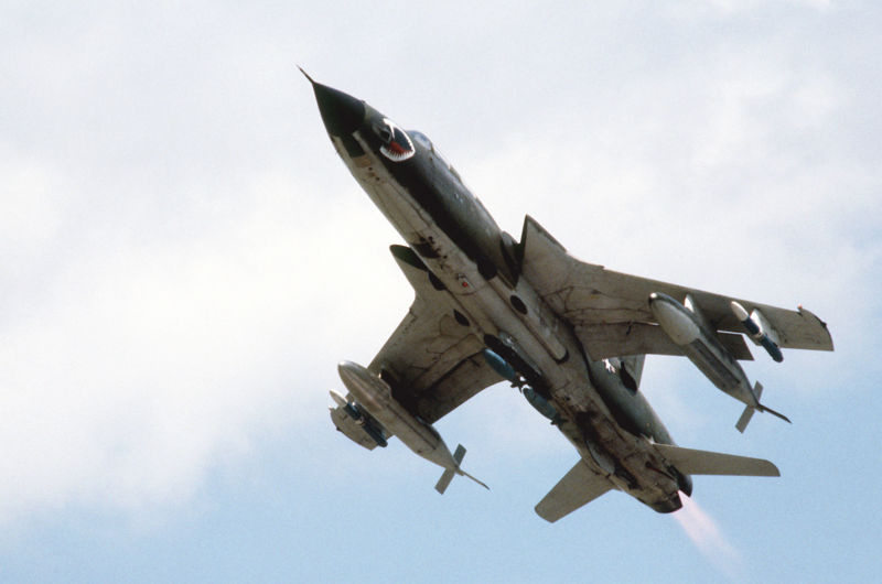 ملف:F-105 Thunderchief underside.jpg