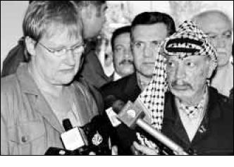 ملف:Halonen Arafat Aug 4-1999.jpg