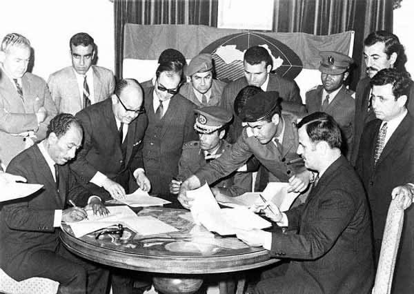 ملف:Sadat Qaddafi Assad 1971.jpg