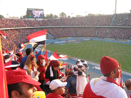 ملف:Crowd in Cairo Stadium.jpg