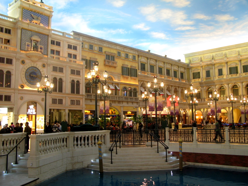 ملف:The Venetian Macao Interior1.jpg