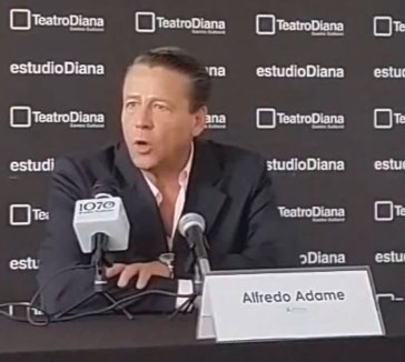 ملف:Alfredo Adame conferencia.jpg