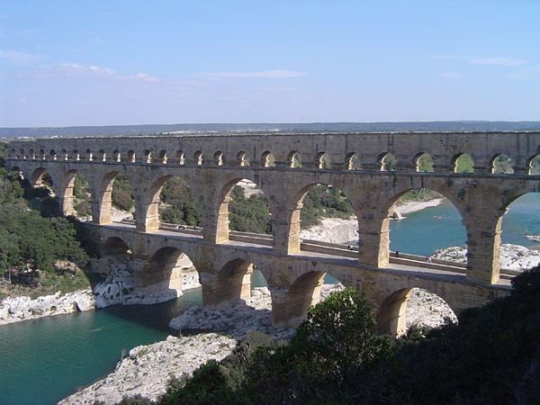 ملف:Pont du gard.jpg