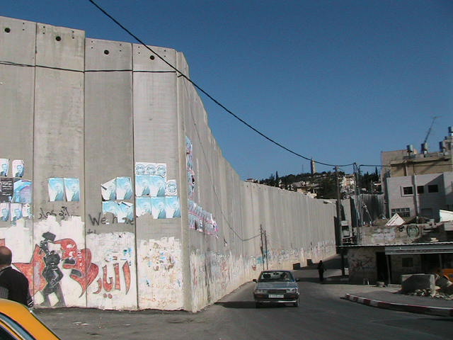 ملف:The wall 2.jpg