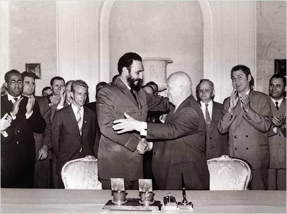 ملف:Castro-kruschev.jpg