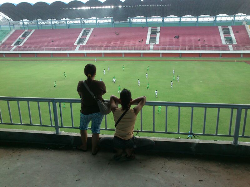 ملف:PSS Sleman fans at Maguwoharjo Stadium.jpeg