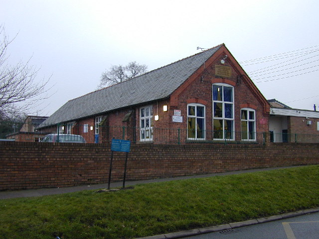 ملف:Sychdyn CP School - geograph.org.uk - 118898.jpg