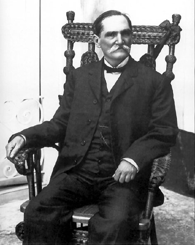 ملف:Tomas estrada palma.jpg