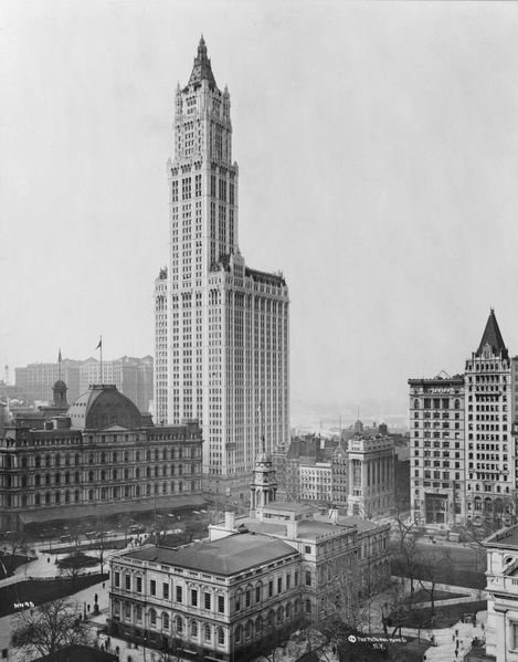 ملف:View of Woolworth Building fixed.jpg