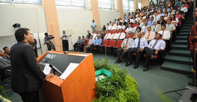 ملف:Mohamed nasheed2.jpg