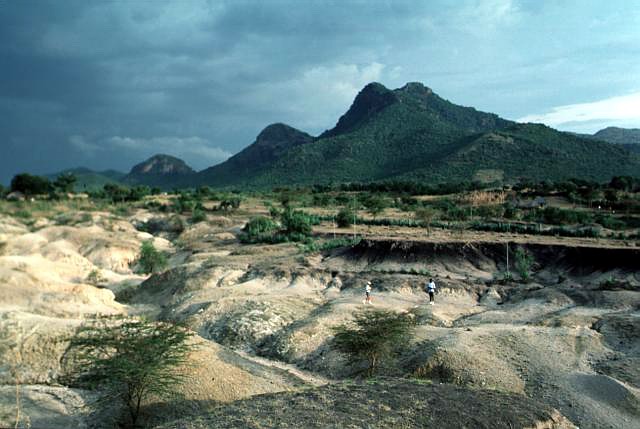 ملف:Homa mountain.jpg