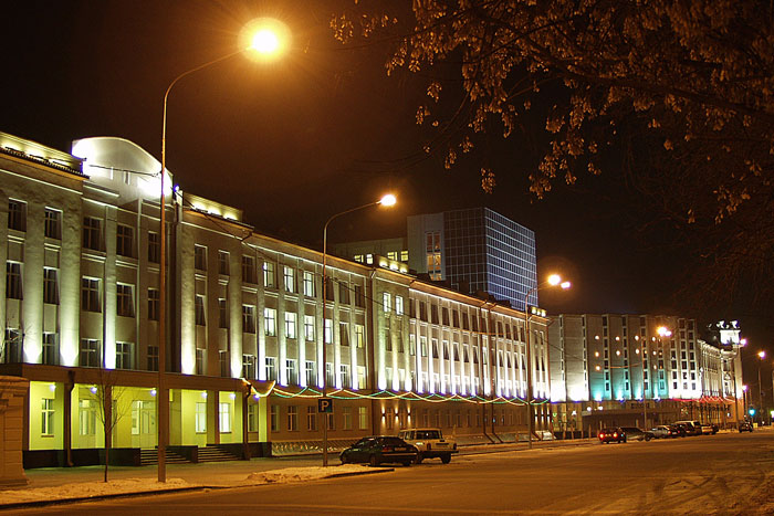 ملف:Строительная академия (Тюмень)-3.jpg