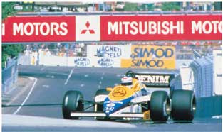 سباق الجائزة الكبرى الأسترالية يقام في أديليد، ويجذب صفوة المتسابقين من دول كثيرة.